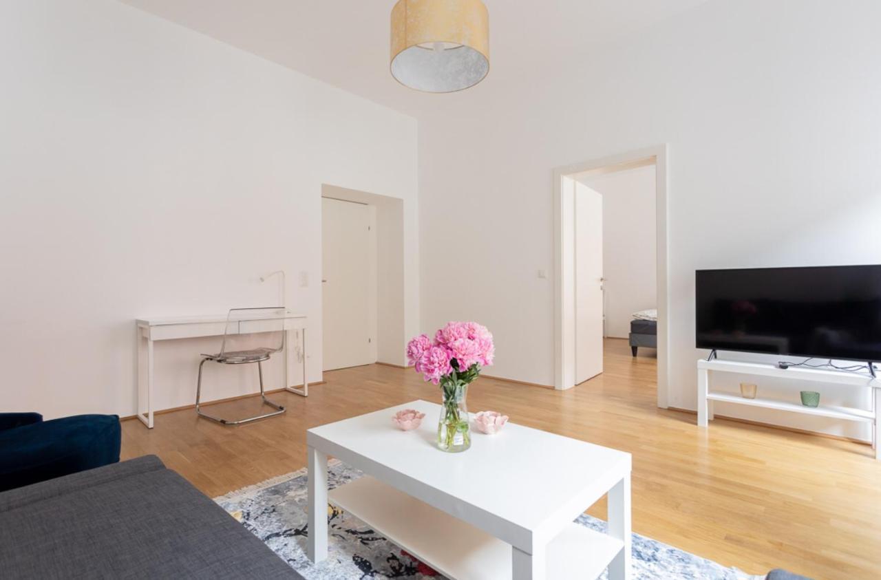 Charming Flat & Balcony Near Central Station L Bg5 فيينا المظهر الخارجي الصورة