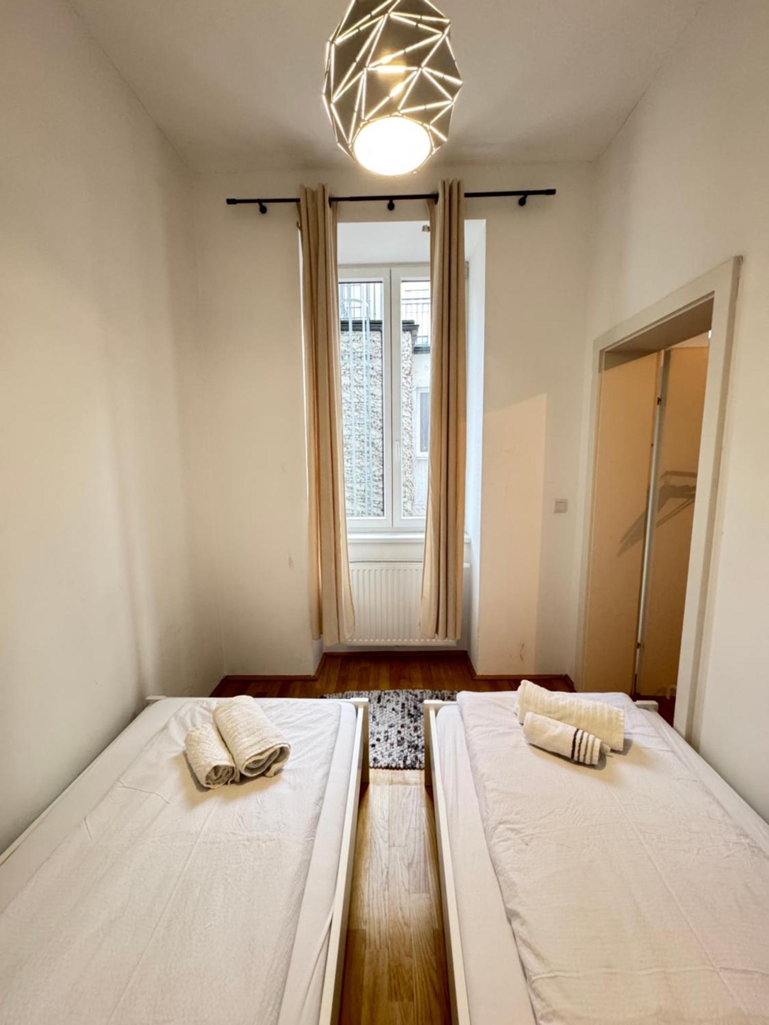 Charming Flat & Balcony Near Central Station L Bg5 فيينا المظهر الخارجي الصورة