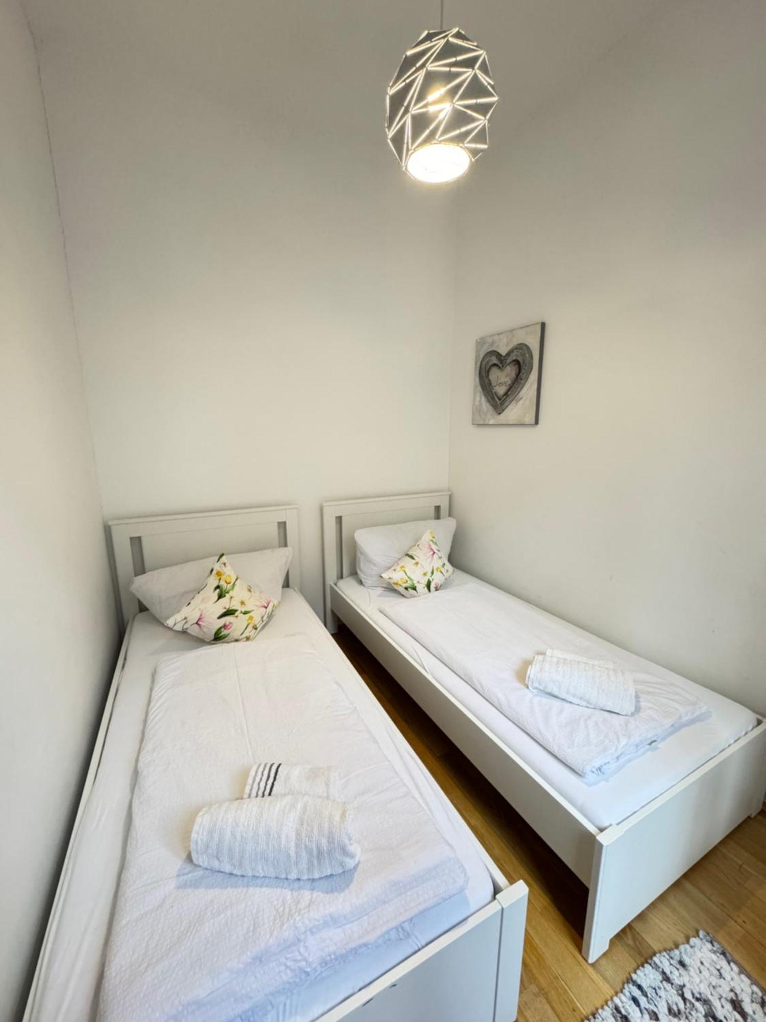 Charming Flat & Balcony Near Central Station L Bg5 فيينا المظهر الخارجي الصورة