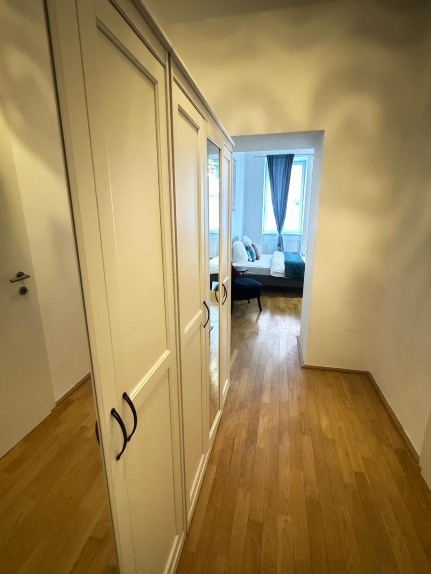 Charming Flat & Balcony Near Central Station L Bg5 فيينا المظهر الخارجي الصورة