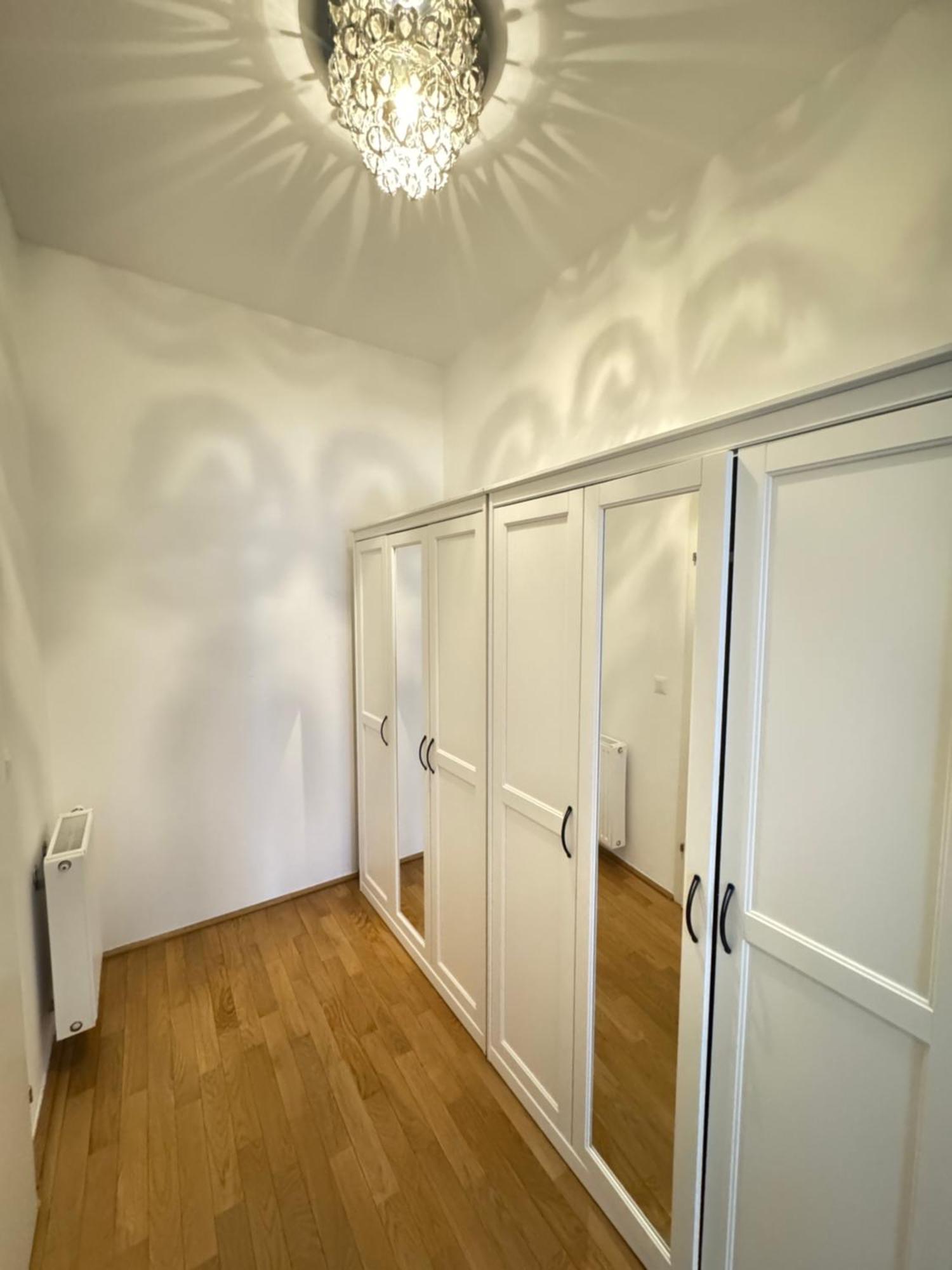 Charming Flat & Balcony Near Central Station L Bg5 فيينا المظهر الخارجي الصورة