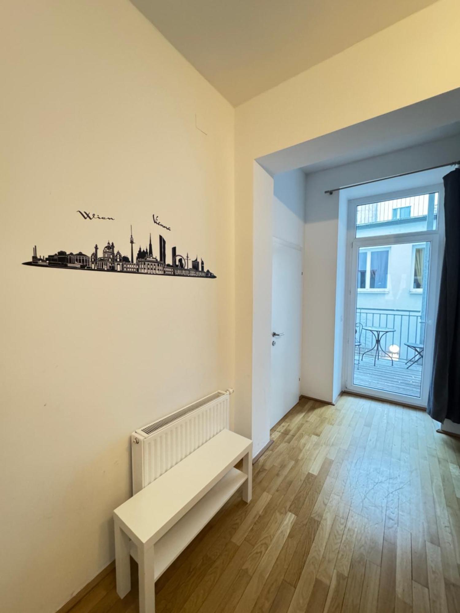 Charming Flat & Balcony Near Central Station L Bg5 فيينا المظهر الخارجي الصورة